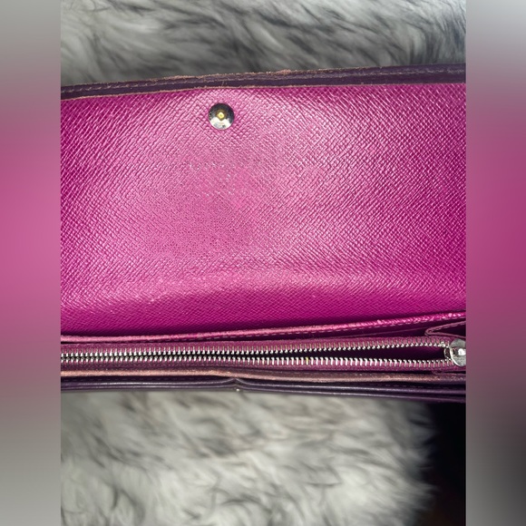 Authentic Louis Vuitton Epi Sarah Wallet Dark Purple - Picture 10 of 16